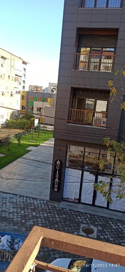 Royal Hostel Tirana Exterior foto